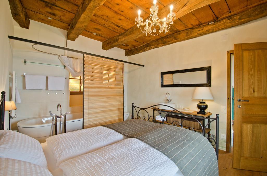 Case Di Sotto, House & Breakfast Muralto Room photo