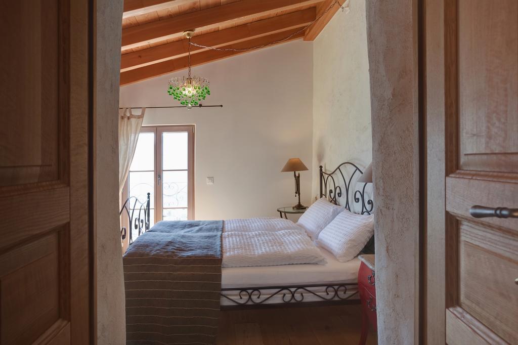 Case Di Sotto, House & Breakfast Muralto Exterior photo