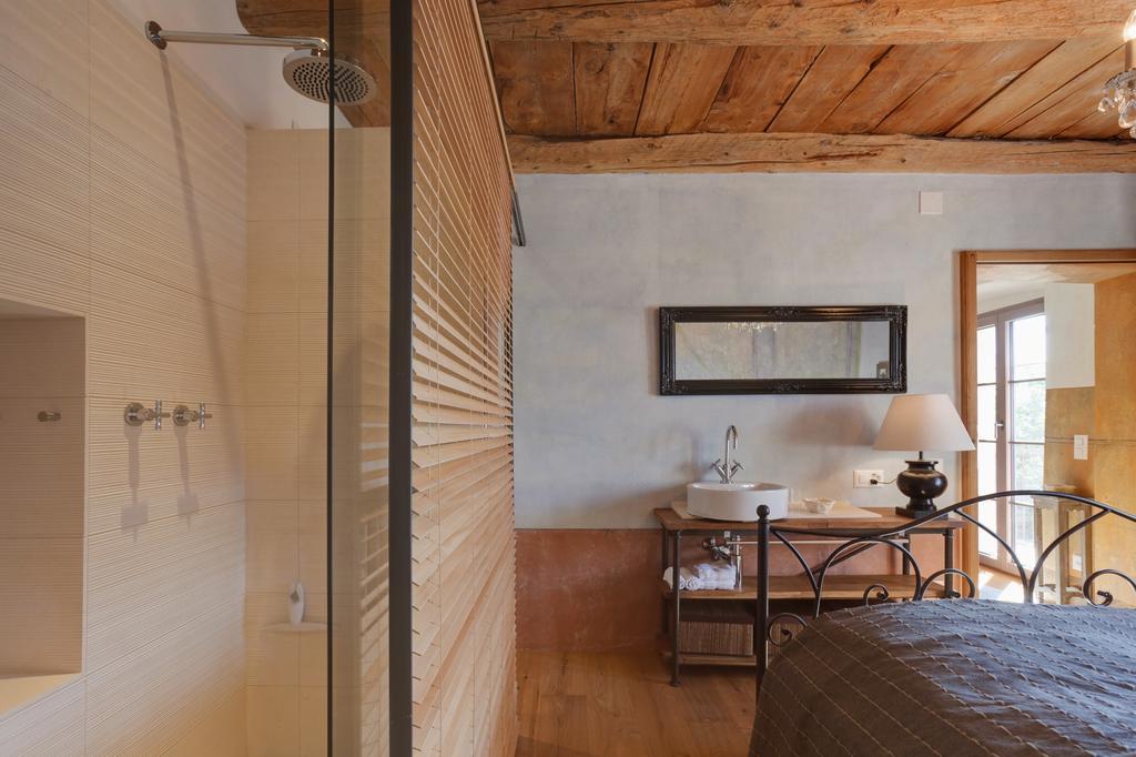 Case Di Sotto, House & Breakfast Muralto Room photo